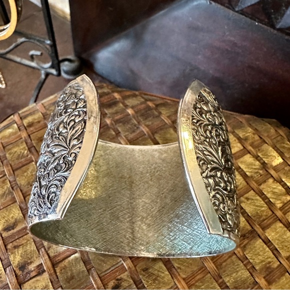 Vintage Sarah Coventry Wide Cuff Bracelet - Picture 3 of 6